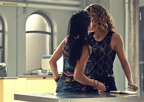 lesbienne gif|Lesbian GIFs